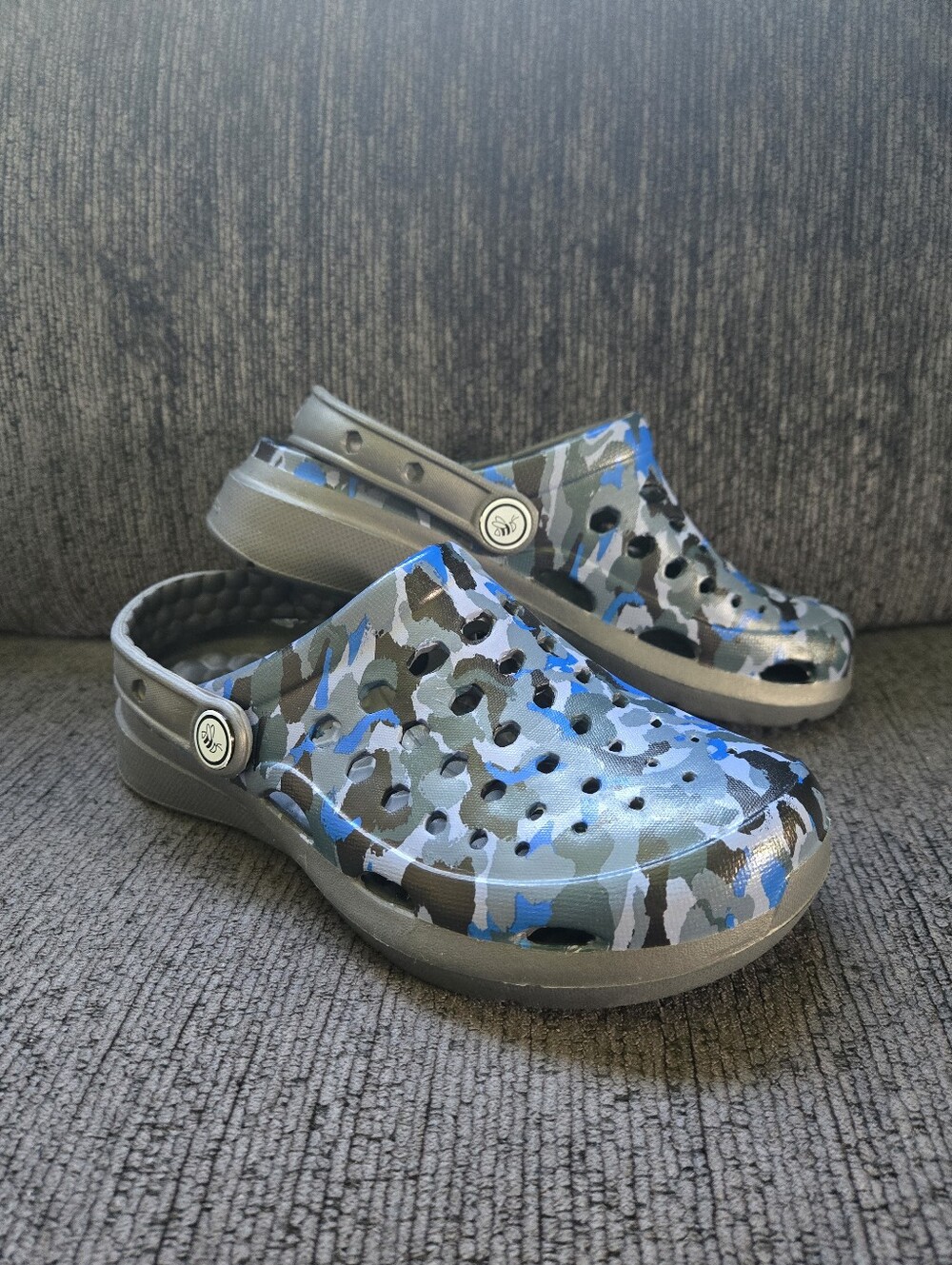 Joybee kids Camo sandals, Clogs Like New